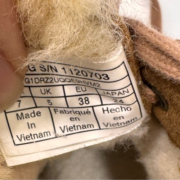 UGG WEYLYN LACE CHESTNUT SHEARLING CUFF BOOTS US 7 EU 38 - Picture 7 of 8